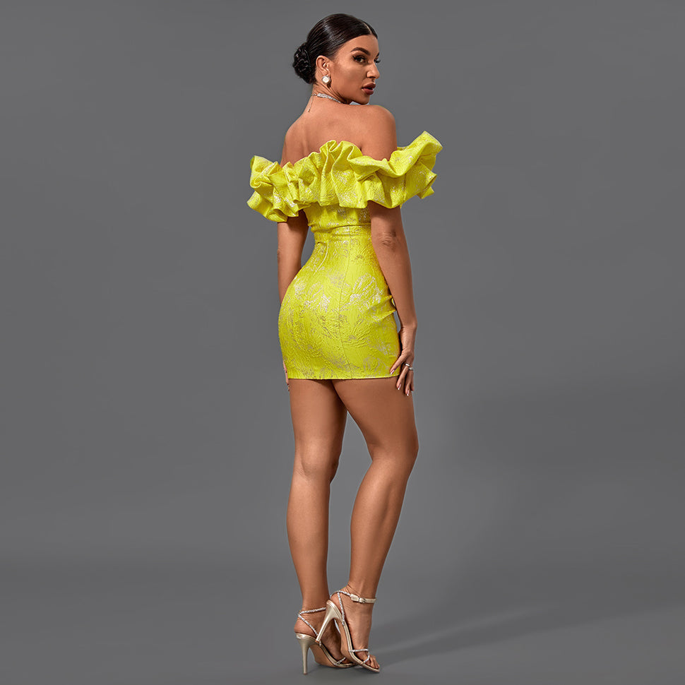 Vestido mini ajustado plisado con hombros descubiertos