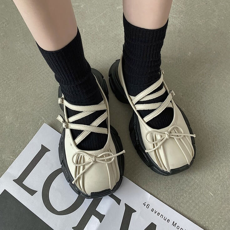 Grunge-Sandalen mit Bubble-Plateau und Schleife vorne