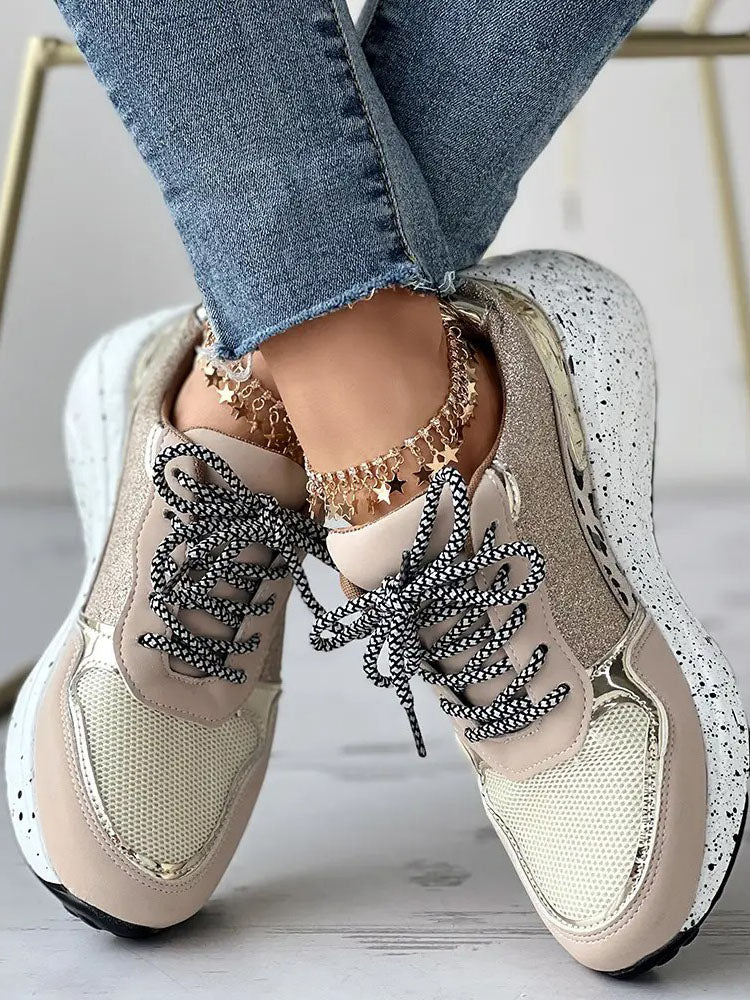 Lässige Sneakers mit Glitzer-Leopardenmuster