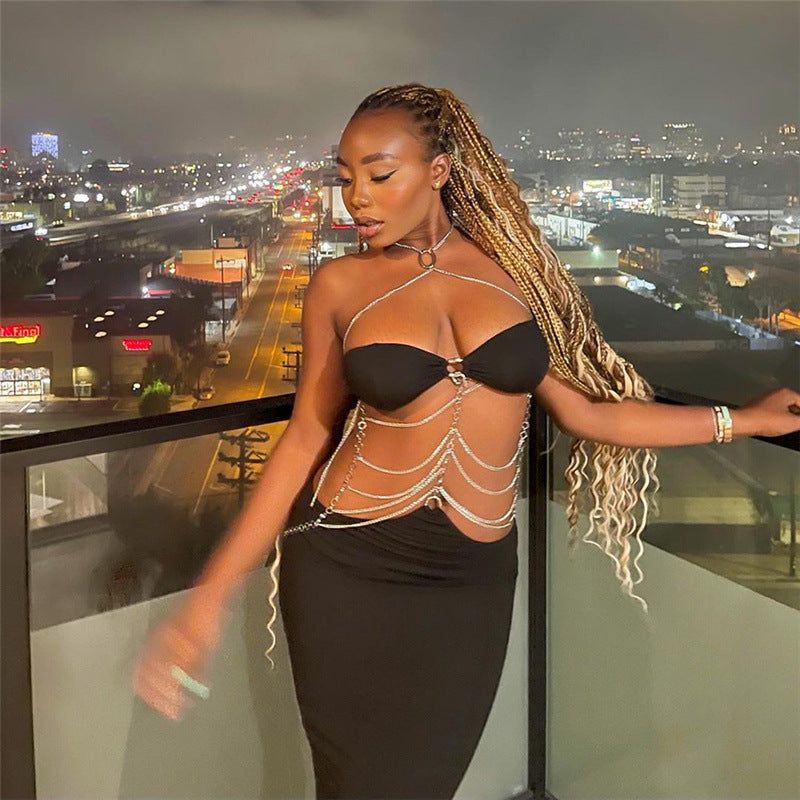 Wild &amp; Free – Rückenfreies Neckholder-Maxikleid mit Kette