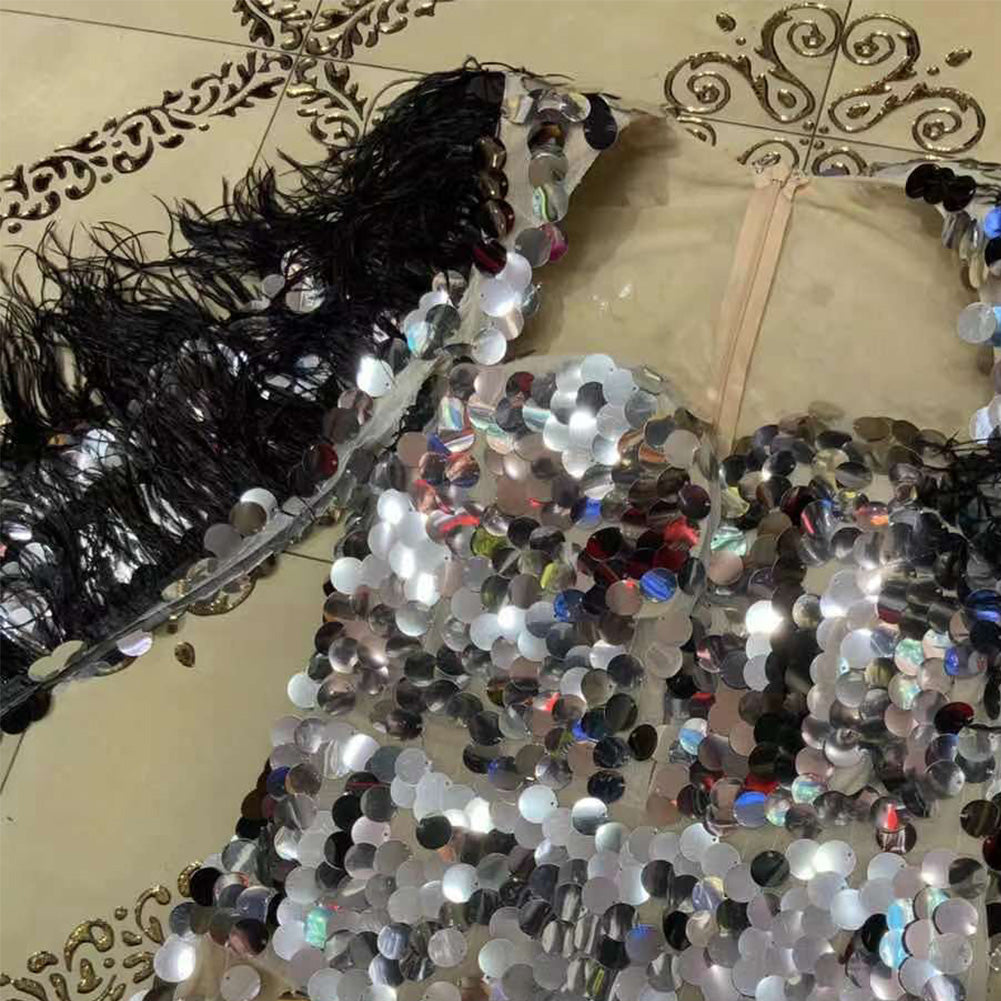 Maxi-Bodycon-Kleid mit eckigem Kragen, langen Ärmeln und Pailletten