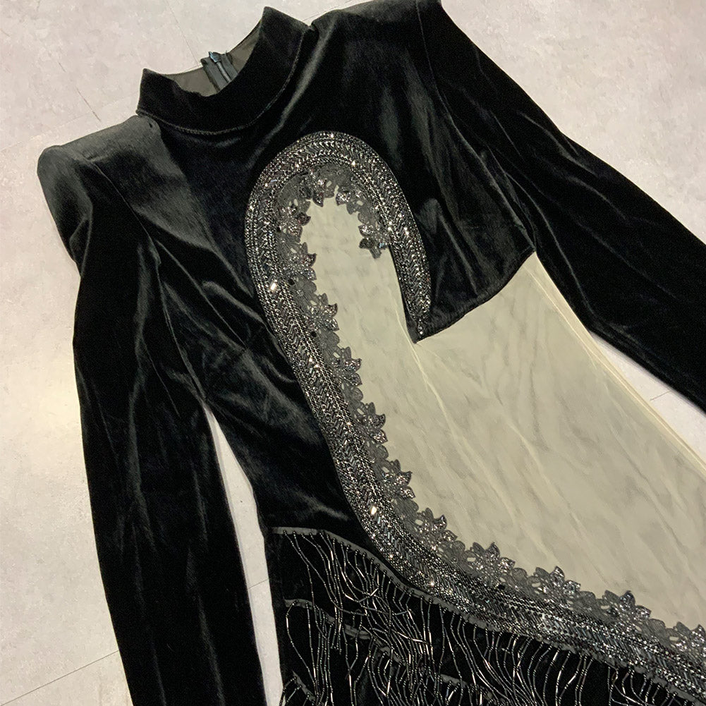 Hochgeschlossenes, strassverziertes Mini-Bodycon-Kleid