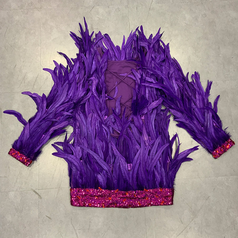Hochgeschlossenes, strassverziertes Mini-Bodycon-Kleid