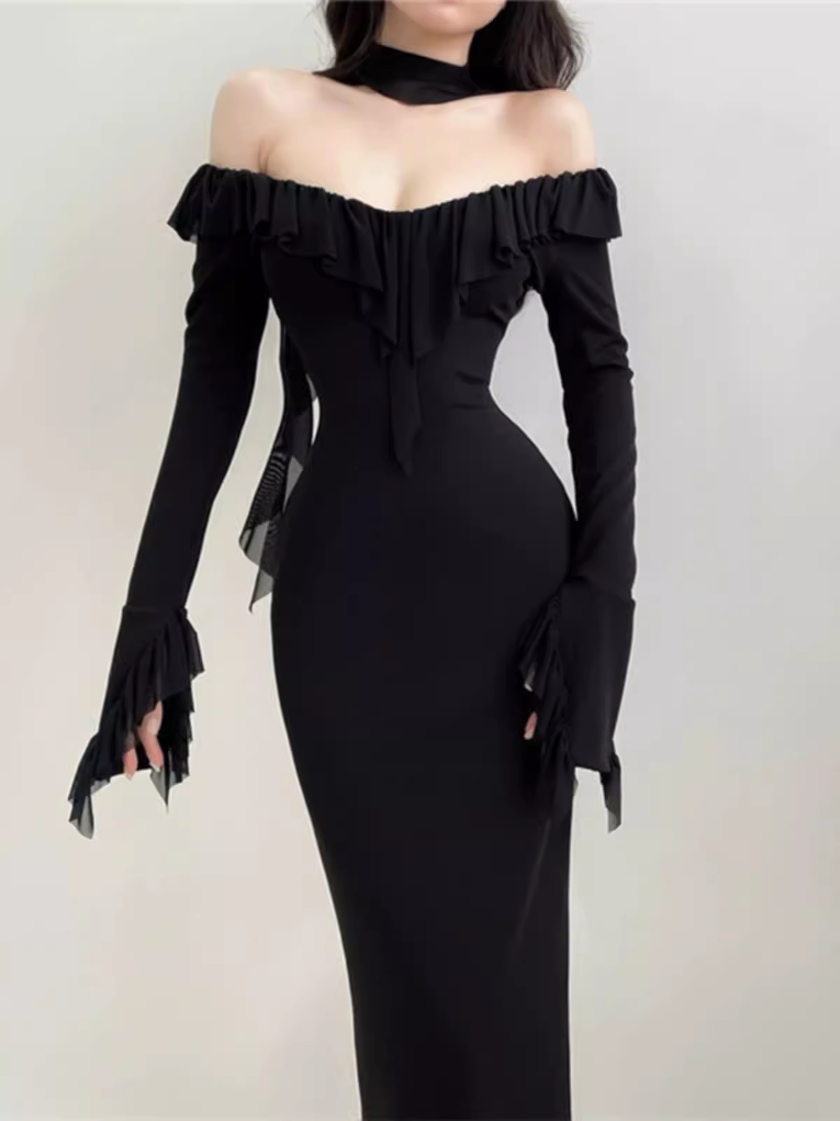 Schwarzes langes Kleid