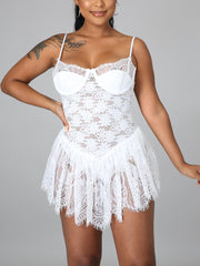 Vestido de encaje con tirantes finos