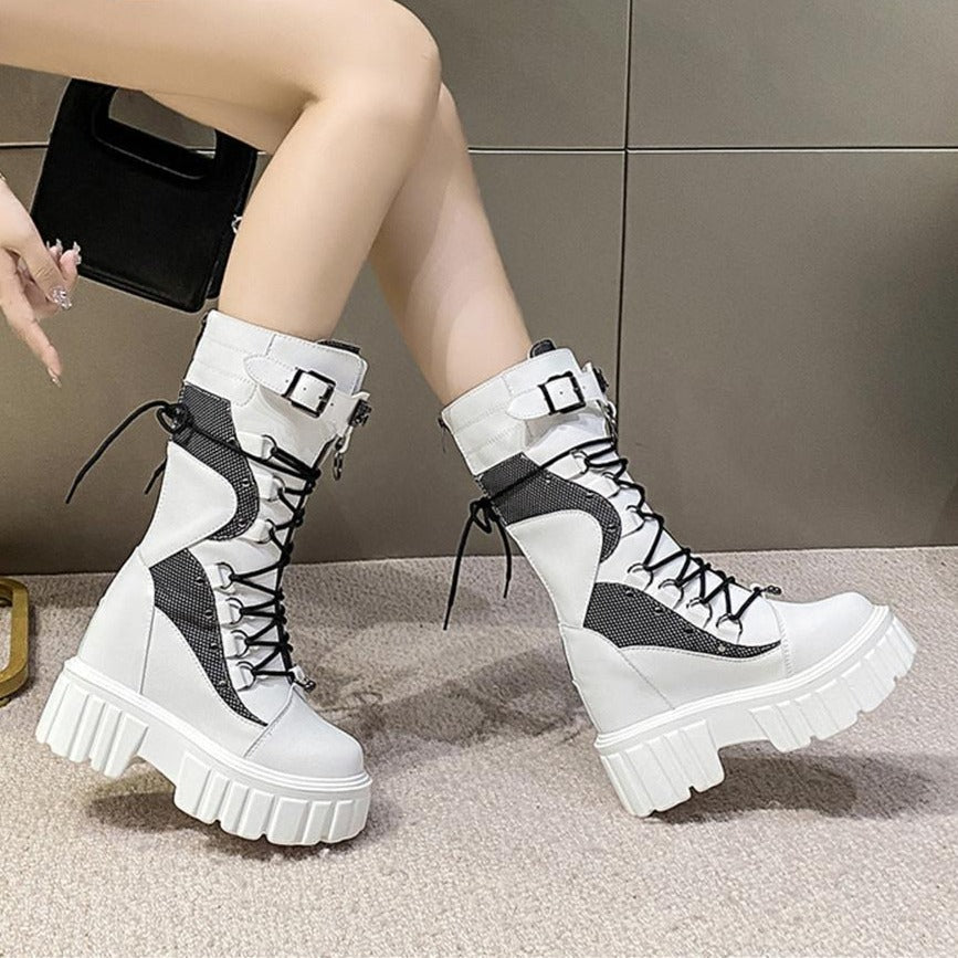 Gothic-Stiefel mit hohem Plateau