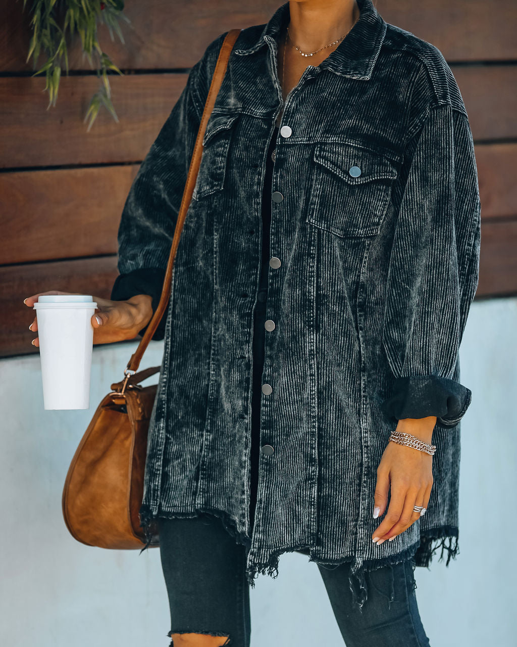 Maddy Baumwoll-Shacket aus Distressed-Cord - Steinschwarz