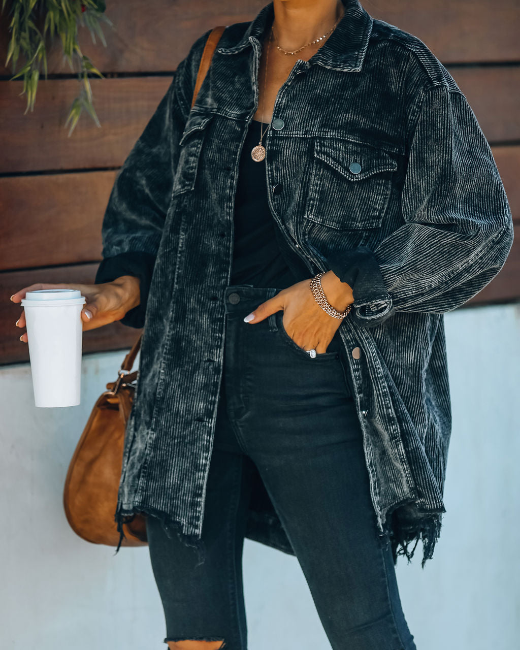 Maddy Baumwoll-Shacket aus Distressed-Cord - Steinschwarz