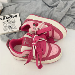 Rosa Erdbeer-Sneaker