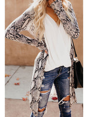 Langärmliger Staubmantel aus Netzstoff mit Schlangenmuster