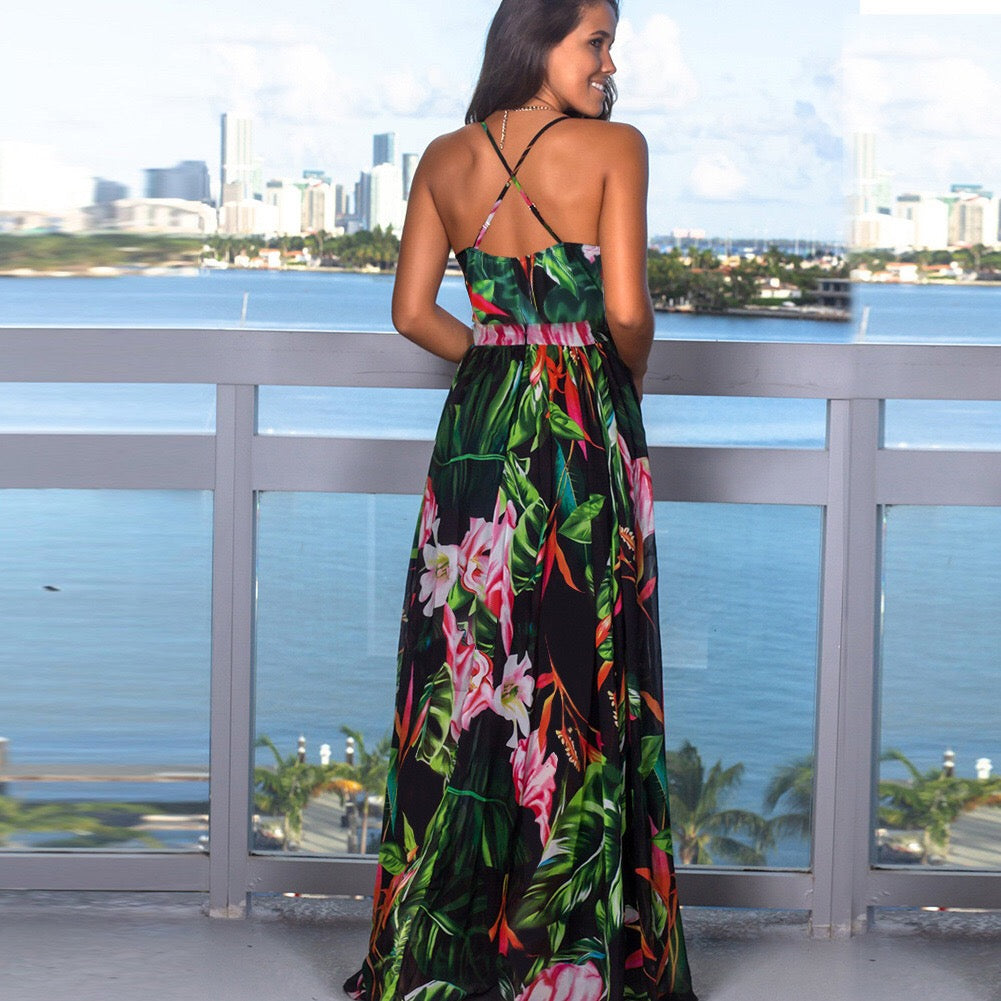 Zabelle – Maxikleid mit Blumenmuster und Rüschenausschnitt