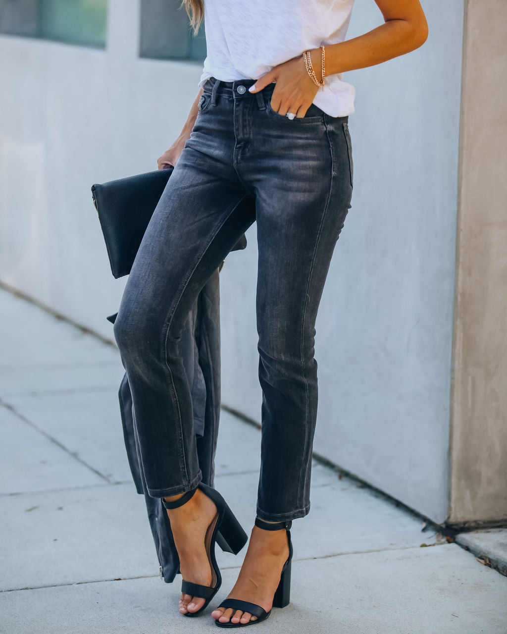 Aaron – Hoch sitzender Denim mit geradem Bein