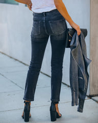 Aaron – Hoch sitzender Denim mit geradem Bein