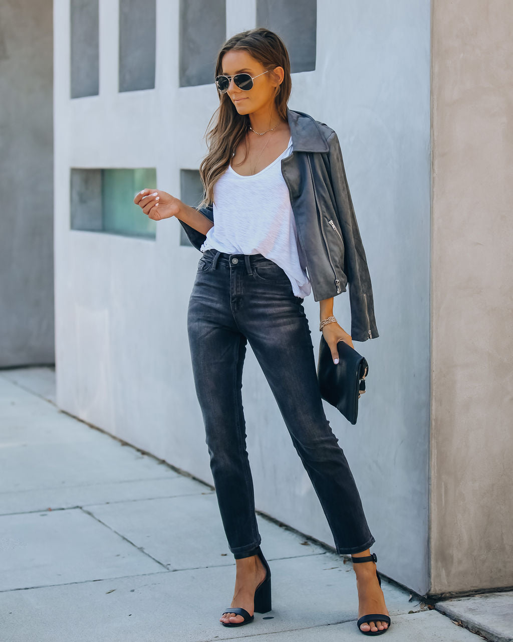 Aaron – Hoch sitzender Denim mit geradem Bein