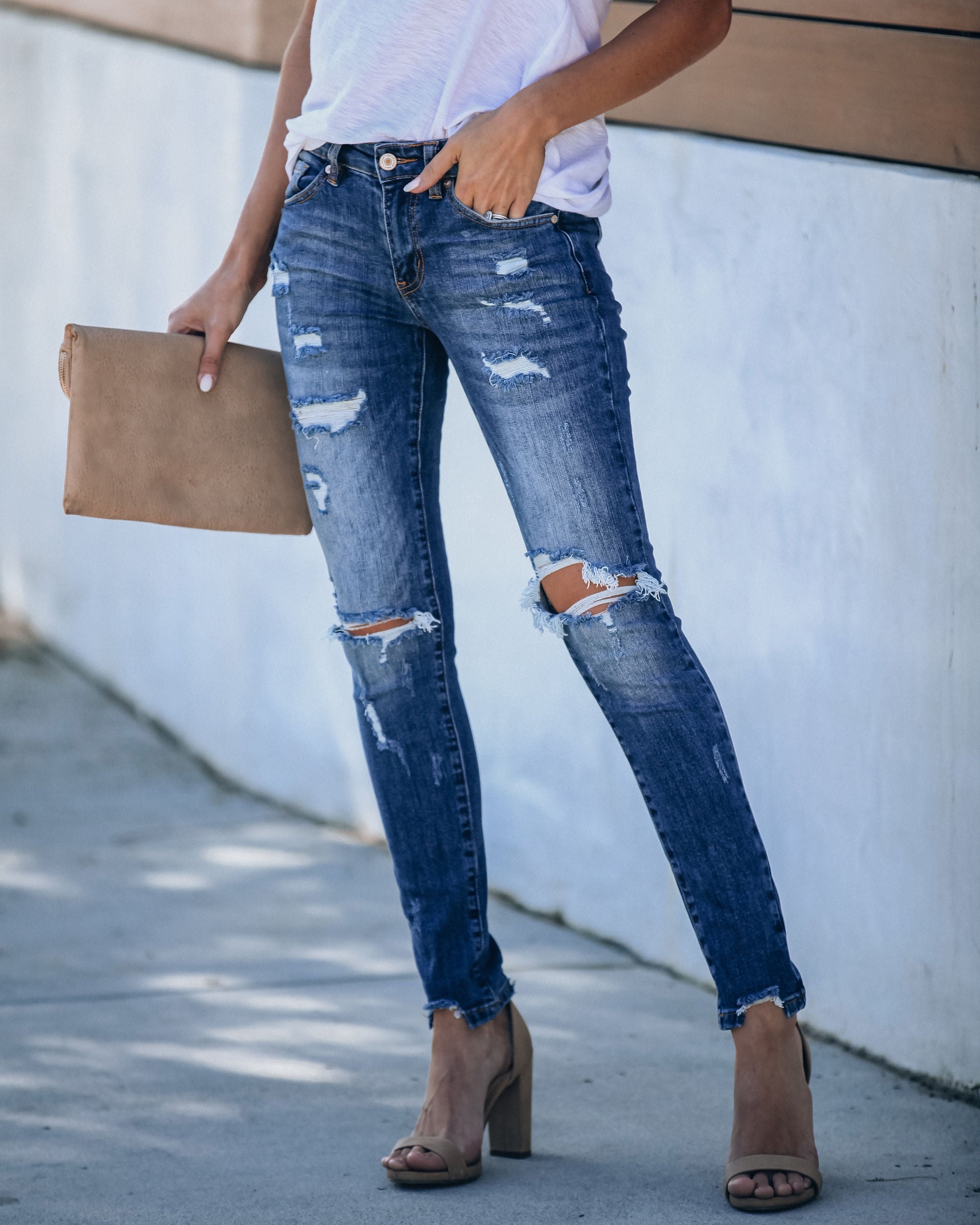 Universal Mid Rise Distressed Skinny - Dark Wash KANC-001