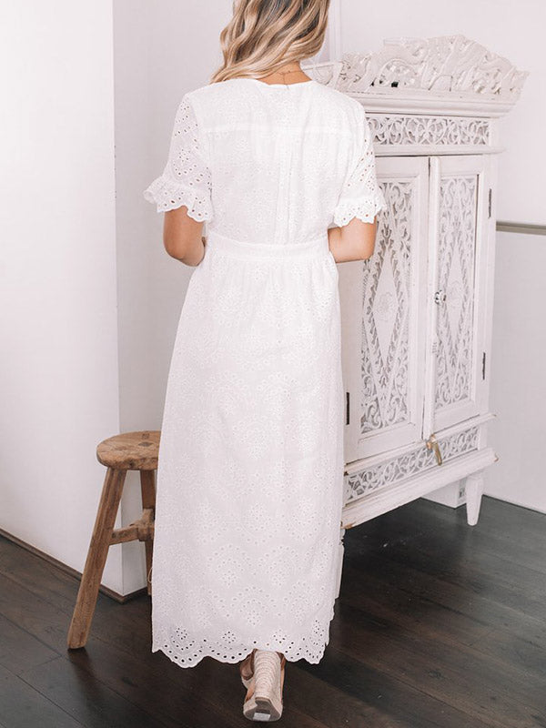 Midikleid mit Knopfleiste, Ösenstickerei