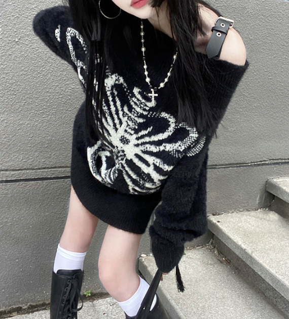 Lockerer Pullover mit Vintage-Schmetterlingsdruck