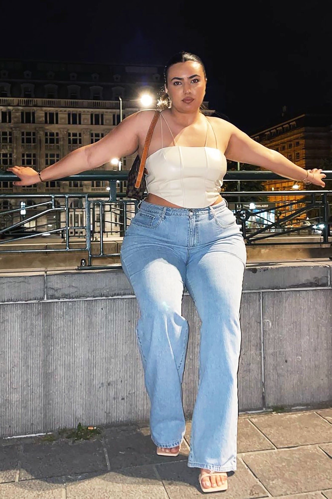 Low Rider Slouch Fit Jeans – Hellblaue Waschung