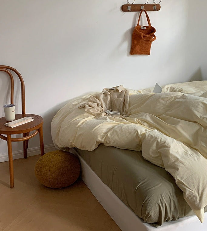 Minimalistisches Bettwäscheset mit Blumenmuster – Beige + Braun