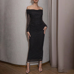 Vestido midi de terciopelo con escote cuadrado, mangas abullonadas, malla plisada y costuras en la cintura