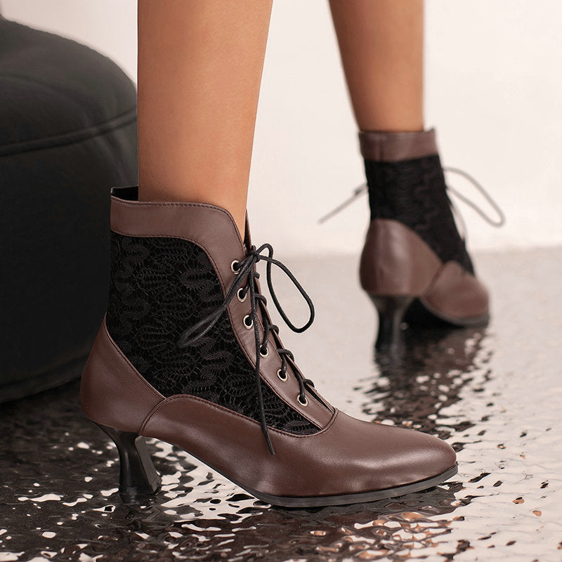 Botas Martin con hebilla recortada 