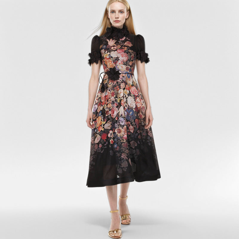 Vestido midi de malla con apliques florales en beige 