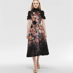 Vestido midi de malla con apliques florales en beige 