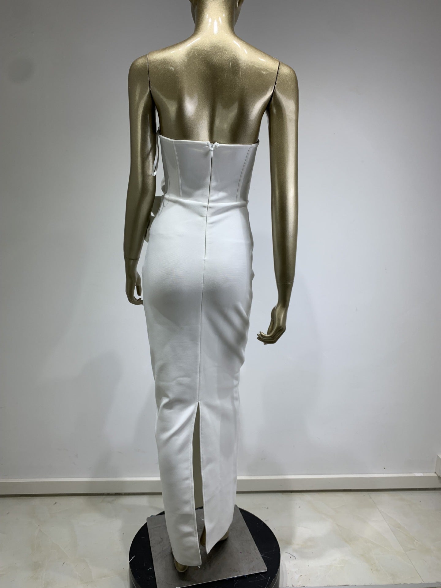 High Tide – Minikleid aus Leinen mit Blumenverzierung
