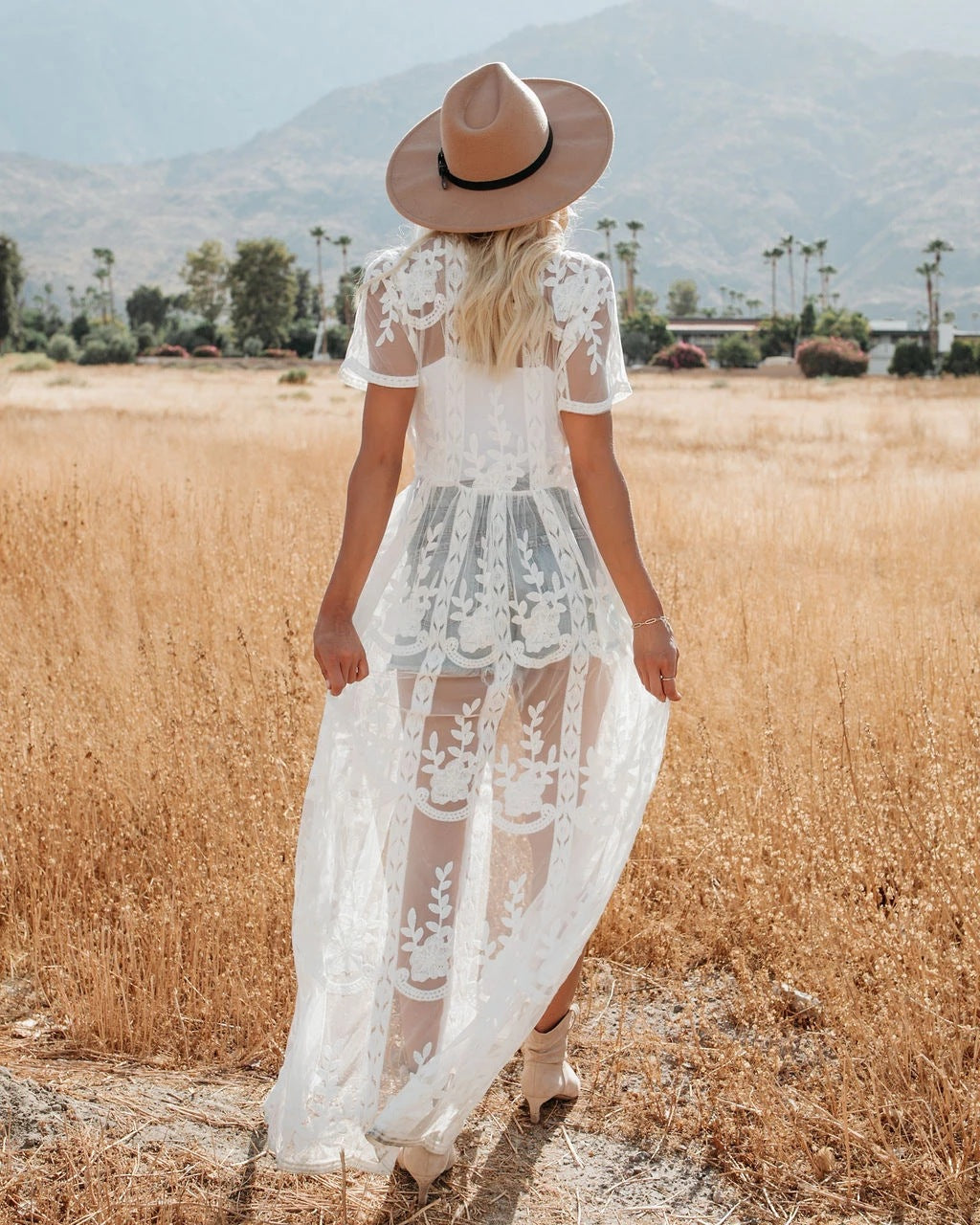 Casa Blanca – Besticktes Midikleid aus transparenter Spitze