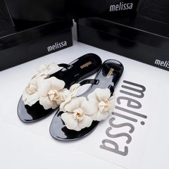 Flip-Flops mit Blumen