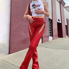 Jeans mit niedriger Taille und Ösenschnürung