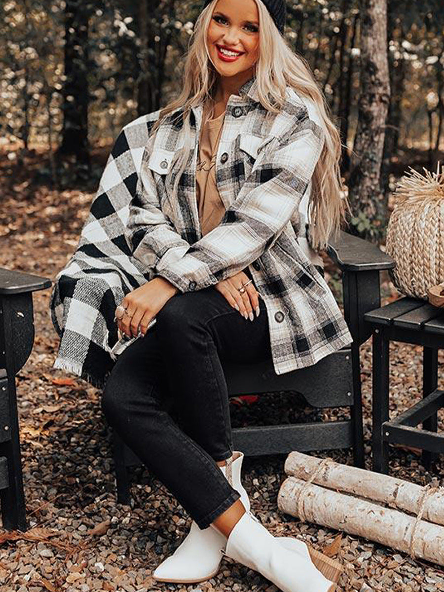 Chaqueta Sherpa a cuadros con ambiente acogedor