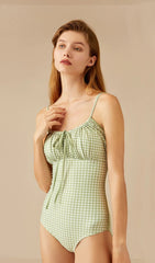 Einteiliger Badeanzug mit Rüschen