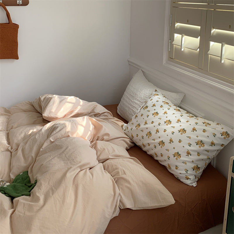 Minimalistisches Bettwäscheset mit Blumenmuster – Beige + Braun