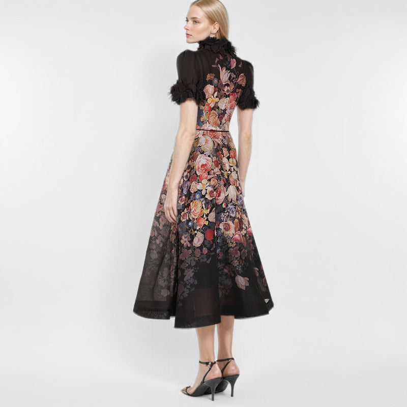 Vestido midi de malla con apliques florales en beige 