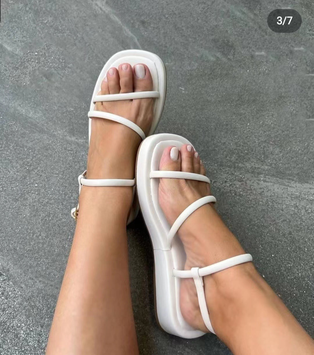Plateausandalen mit Schnalle