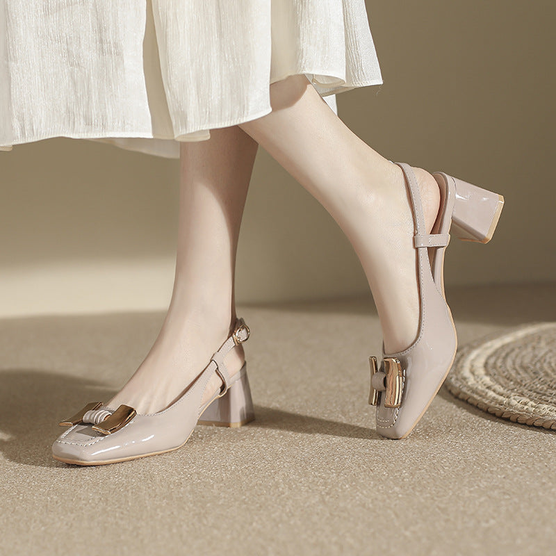 Delilah Slingback-Pumps mit Kette