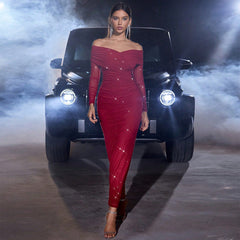 Vestido midi de terciopelo con escote cuadrado, mangas abullonadas, malla plisada y costuras en la cintura
