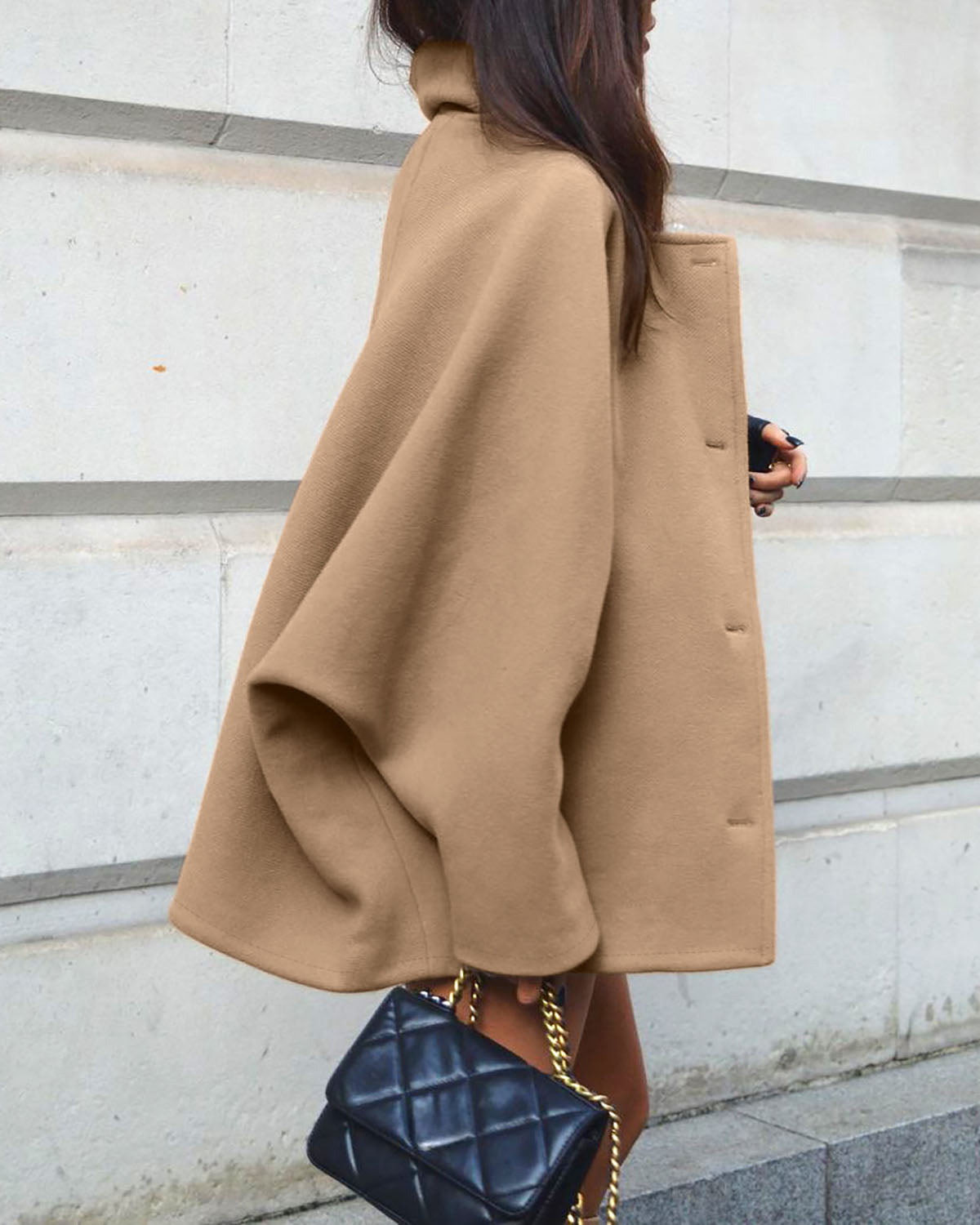 Chaqueta tipo cárdigan de lana marrón con cuello chal y mangas murciélago