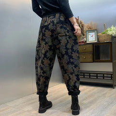 Taillierte schwarze Jeanshose mit Cinch-Print für den Winter