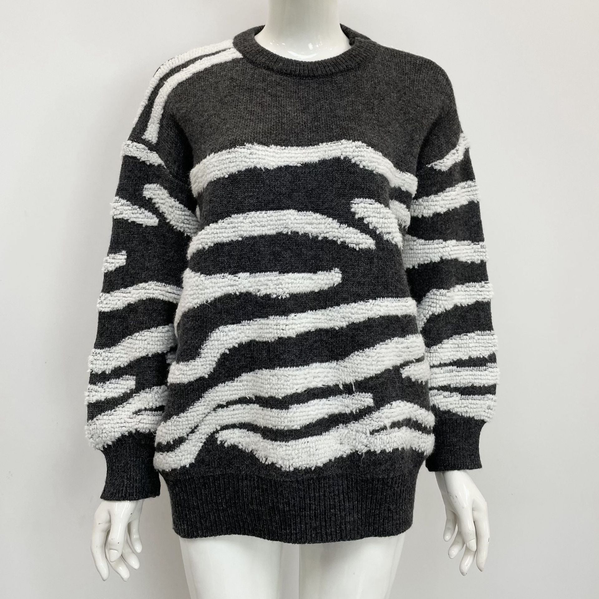 Oversize-Strickpullover mit Zebramuster im Grunge-Stil
