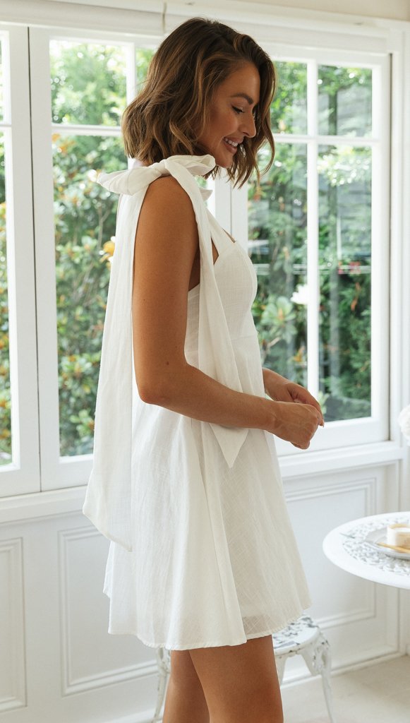 Kamila Babydoll-Kleid aus Baumwollleinen mit Bindebändern - Weiß