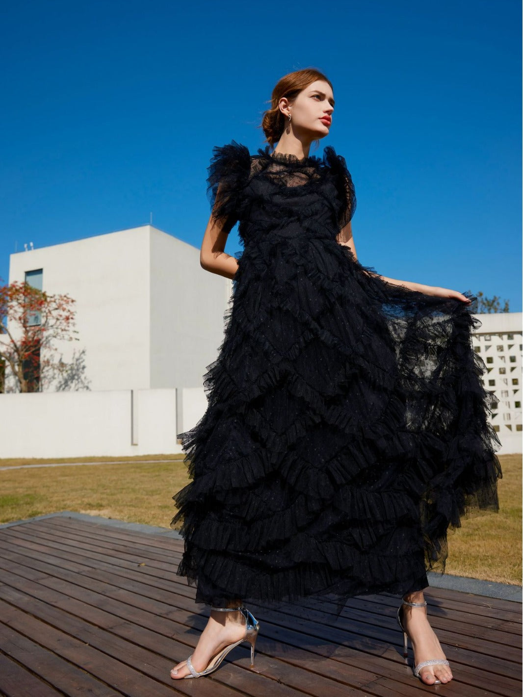 Vestido maxi ajustado con cuello alto, manga corta y volantes HT0916 