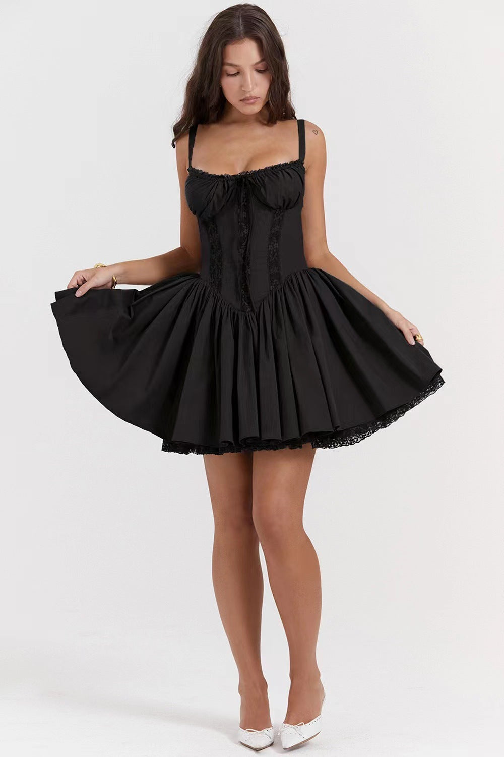 Vestido de fiesta mini sin mangas con corsé de encaje, cintura baja y escote en forma de corazón