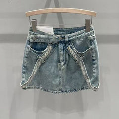 Süßer, würziger Jeansrock mit Verzierung