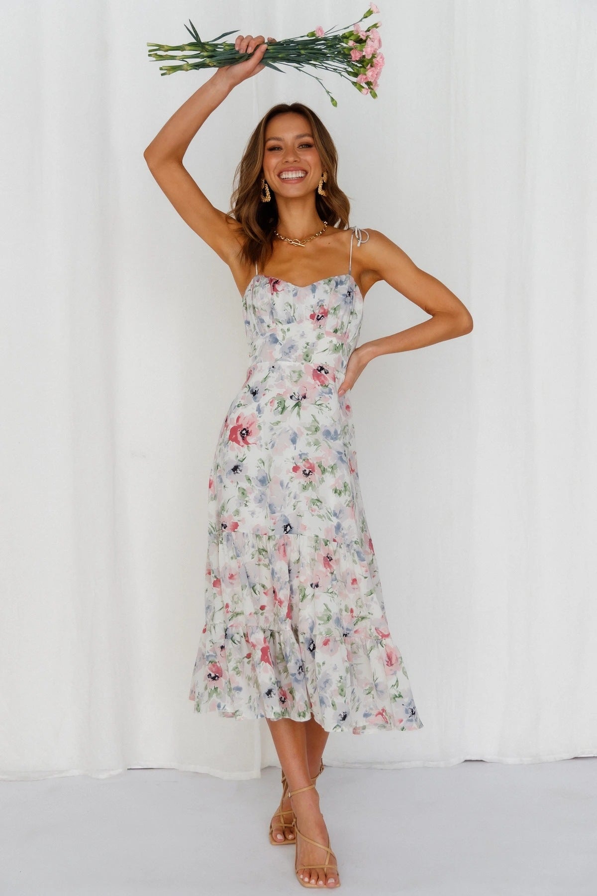 Hulda – Asymmetrisches Maxikleid mit gesmoktem Blumenmuster