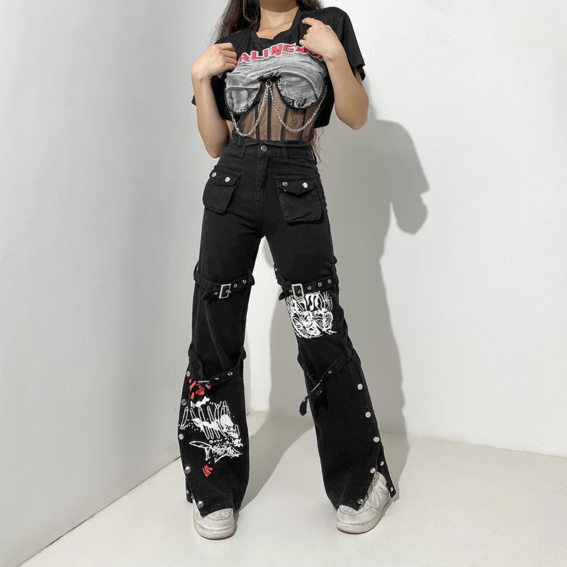 Heiße Jeans mit hoher Taille und Metallschnalle