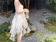 Cremefarbenes, gestuftes Minikleid