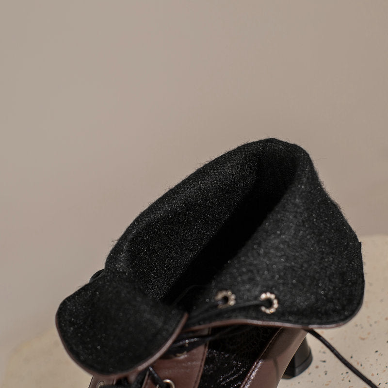 Botas Martin con hebilla recortada 