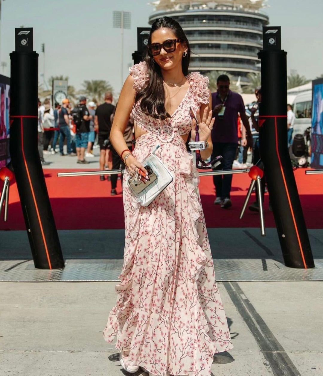 Zida Kleid mit Blumenmuster, Rüschen und Cutout